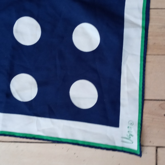 Beautiful Vintage oblong Scarf - Picture 3 of 3